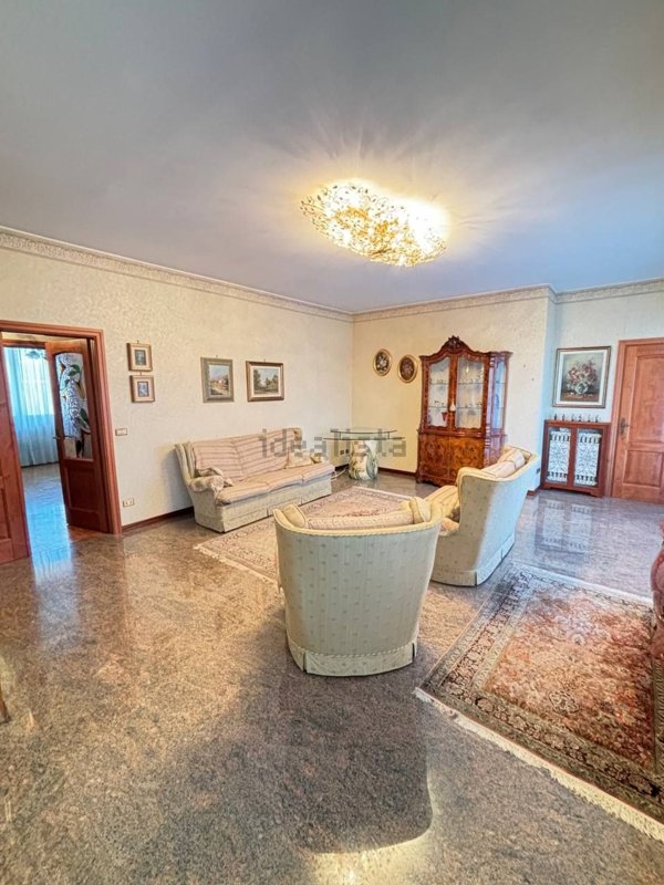 appartamento in vendita a Cadeo in zona Roveleto