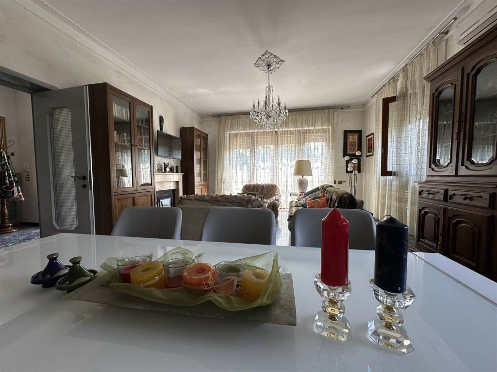 casa indipendente in vendita a Cadeo in zona Roveleto