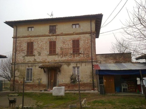 casa indipendente in vendita a Cadeo in zona Saliceto