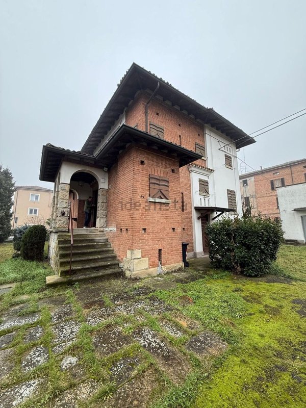 casa indipendente in vendita a Cadeo