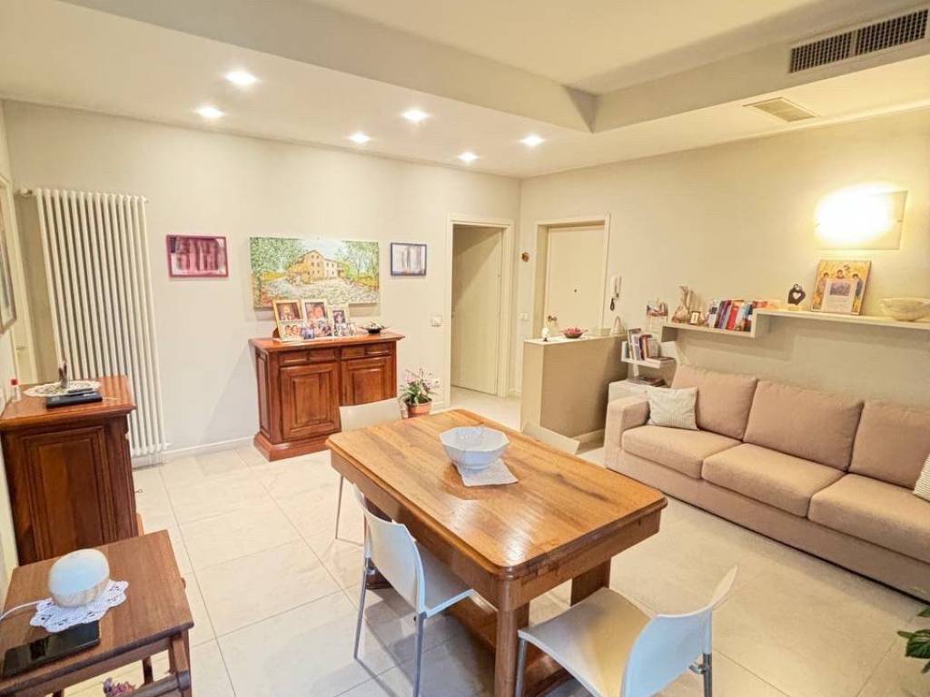 appartamento in vendita a Cadeo in zona Roveleto