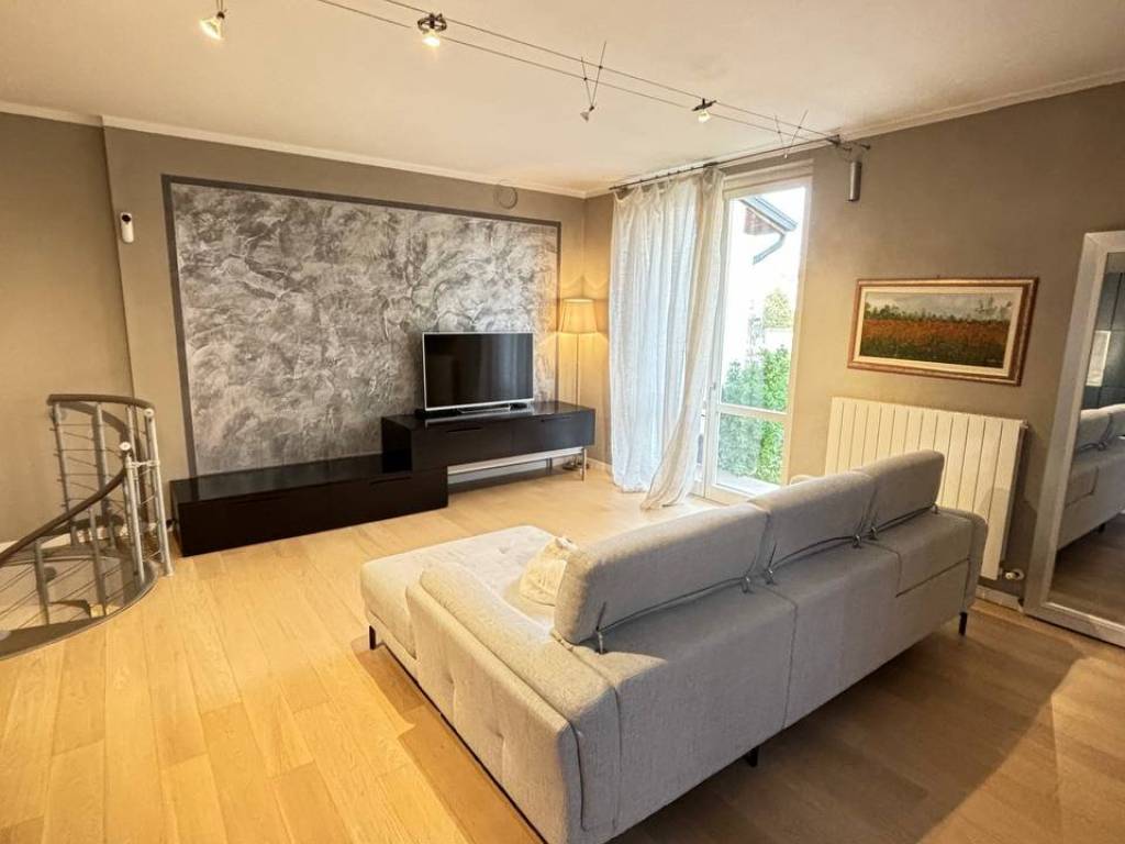 appartamento in vendita a Cadeo in zona Roveleto