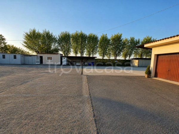 terreno agricolo in vendita a Cadeo in zona Roveleto
