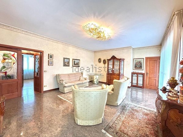 casa indipendente in vendita a Cadeo in zona Roveleto