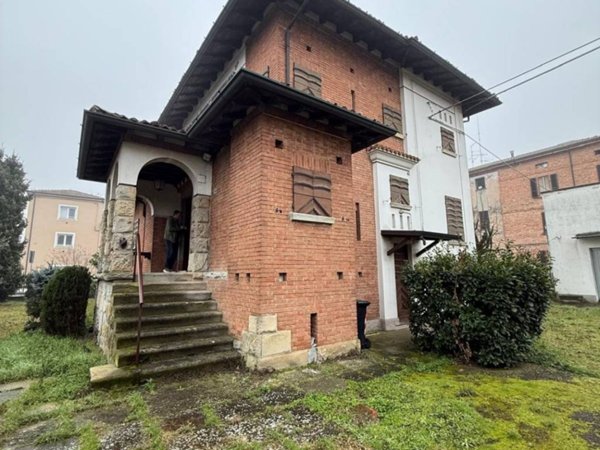 casa indipendente in vendita a Cadeo