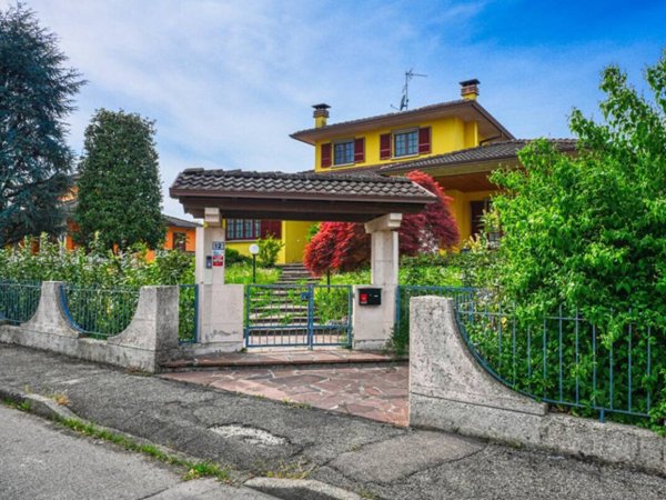 casa indipendente in vendita a Cadeo in zona Roveleto