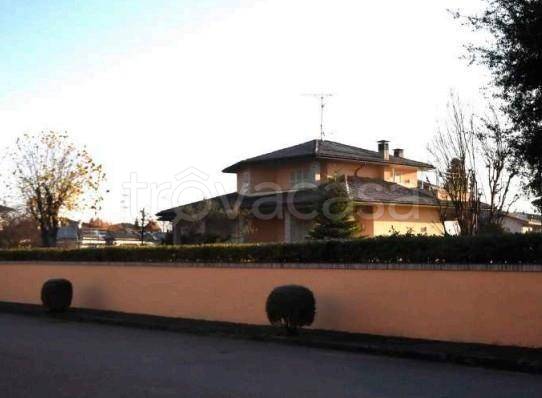 casa indipendente in vendita a Cadeo in zona Roveleto