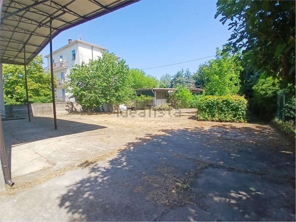 appartamento in vendita a Cadeo in zona Roveleto