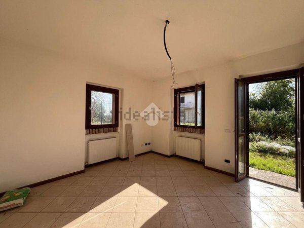 appartamento in vendita a Cadeo in zona Roveleto