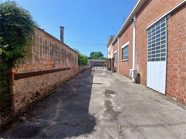 appartamento in vendita a Cadeo in zona Roveleto