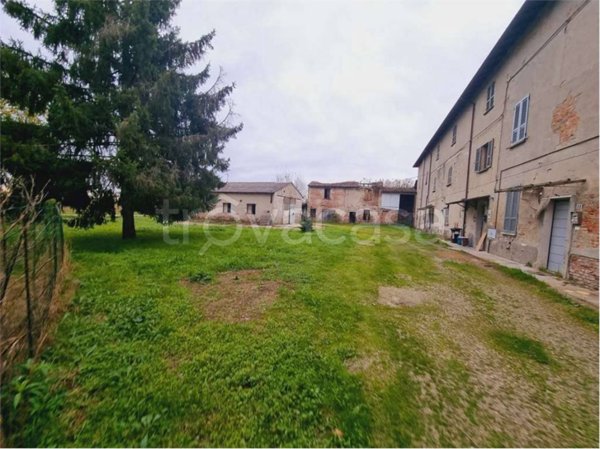 ufficio in vendita a Cadeo in zona Saliceto