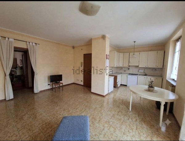 appartamento in vendita a Cadeo in zona Roveleto