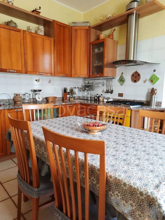 casa indipendente in vendita a Cadeo in zona Roveleto
