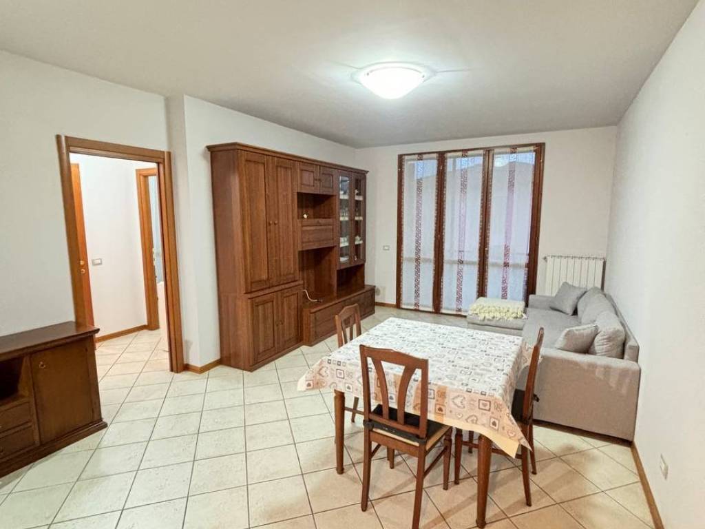 appartamento in vendita a Cadeo in zona Roveleto