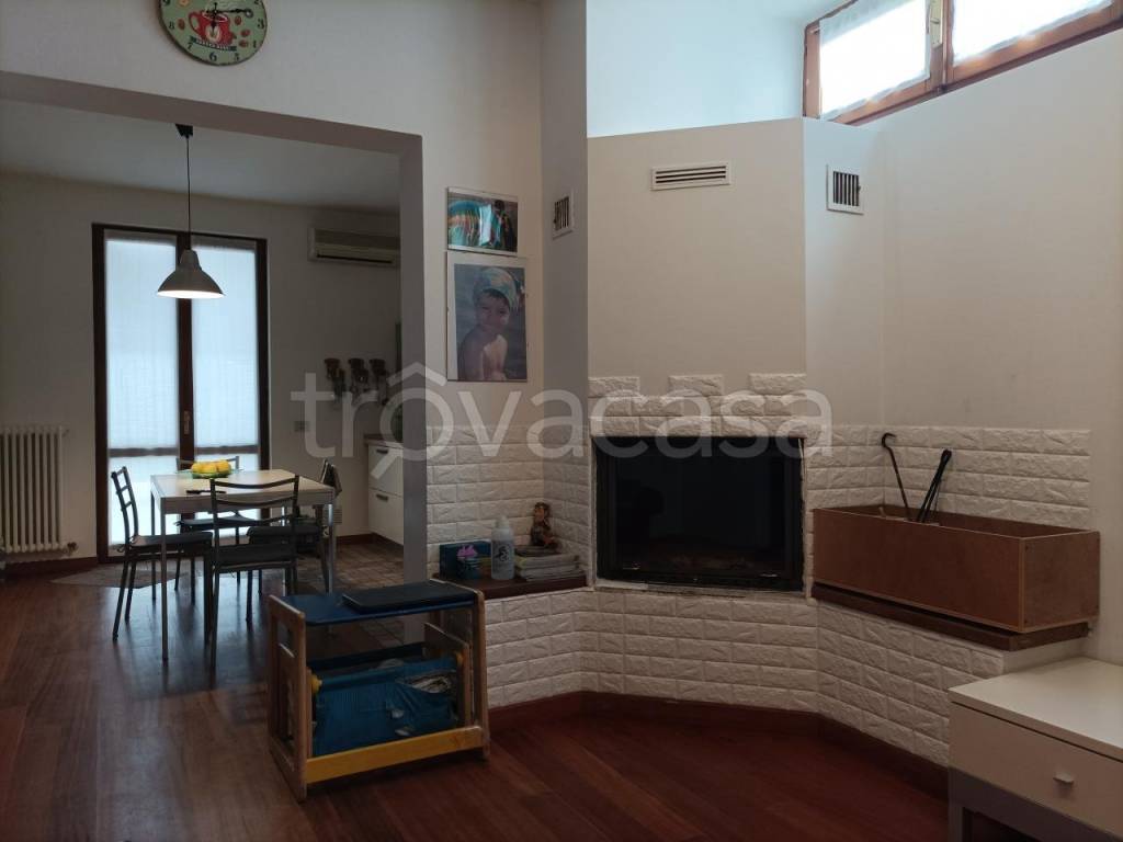 casa indipendente in vendita a Calendasco