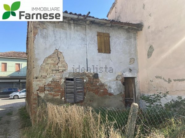 casa indipendente in vendita a Calendasco