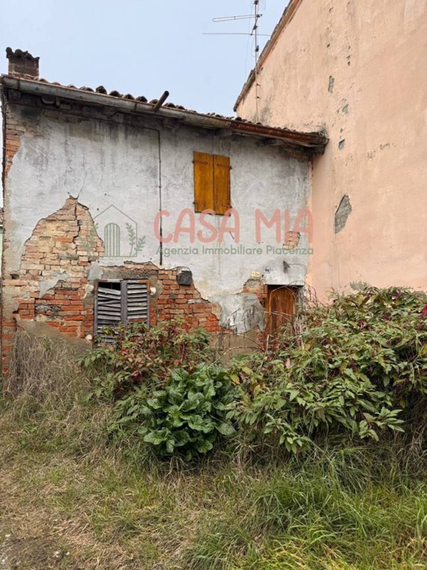 casa indipendente in vendita a Calendasco