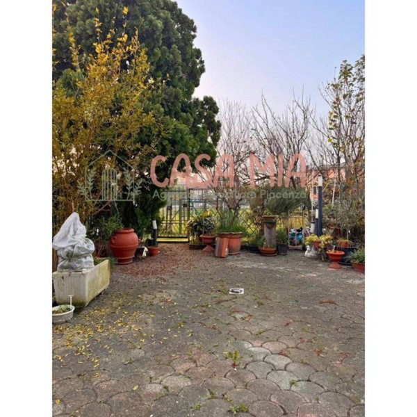 casa indipendente in vendita a Calendasco