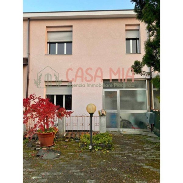 casa indipendente in vendita a Calendasco