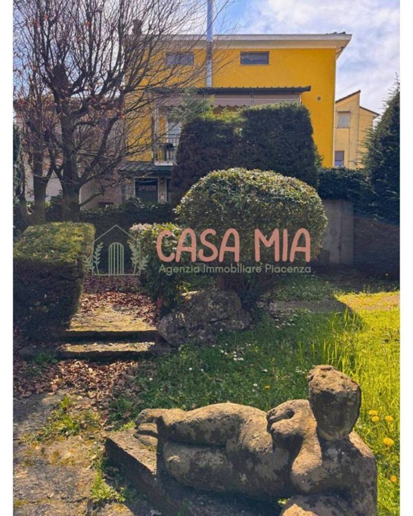 casa indipendente in vendita a Calendasco