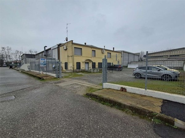 capannone in vendita a Calendasco