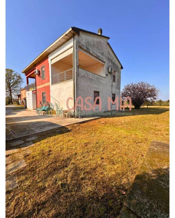 casa indipendente in vendita a Calendasco in zona Cotrebbia Nuova