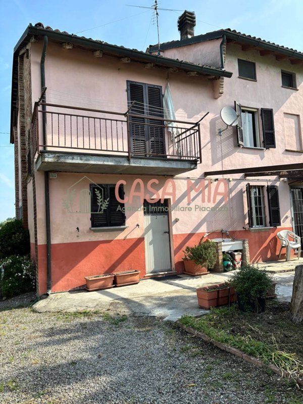 casa indipendente in vendita a Calendasco in zona Boscone Cusani
