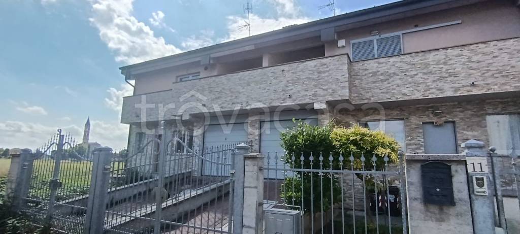 casa indipendente in vendita a Calendasco in zona Cotrebbia Nuova
