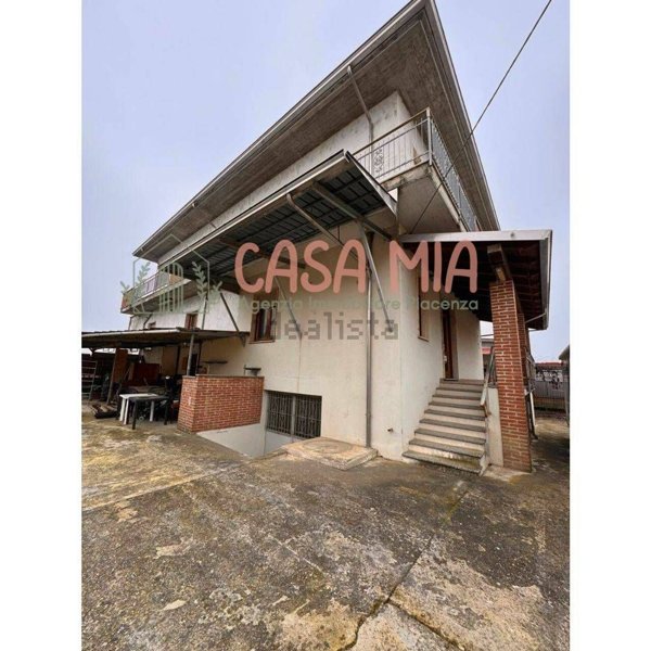 casa semindipendente in vendita a Calendasco