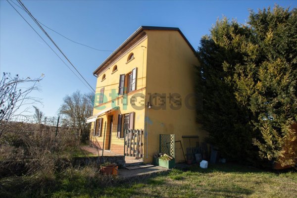 casa indipendente in vendita a Calendasco