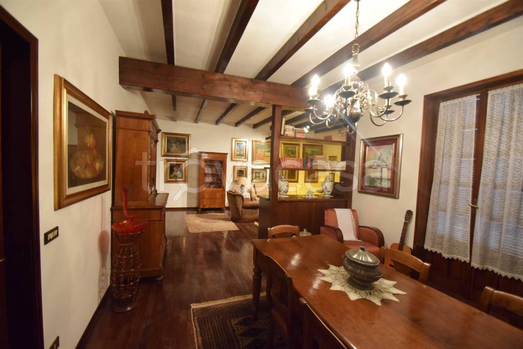 casa indipendente in vendita a Calendasco