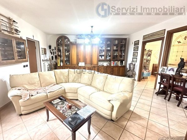 casa indipendente in vendita a Calendasco