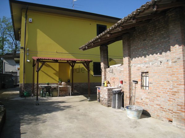 casa indipendente in vendita a Calendasco