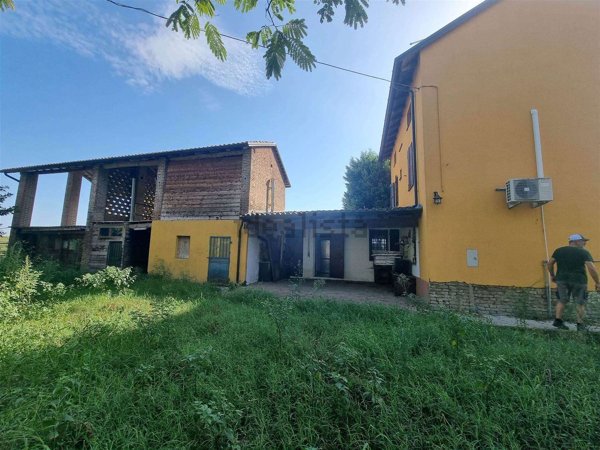 casa indipendente in vendita a Calendasco in zona Boscone Cusani