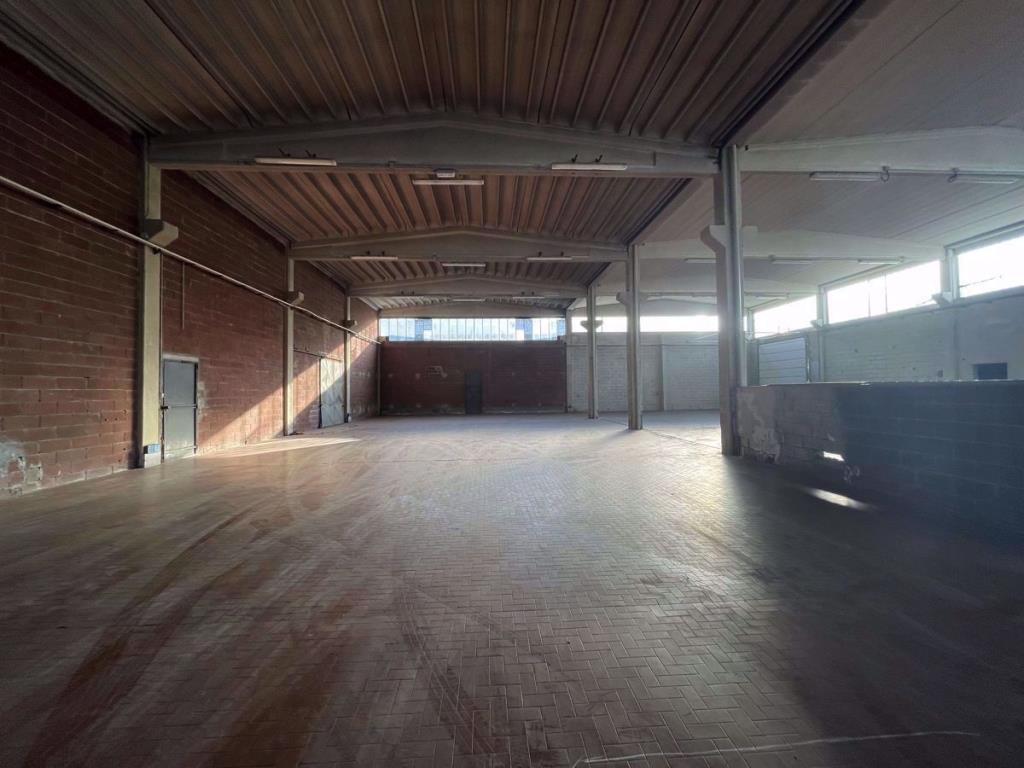 locale commerciale in vendita a Calendasco