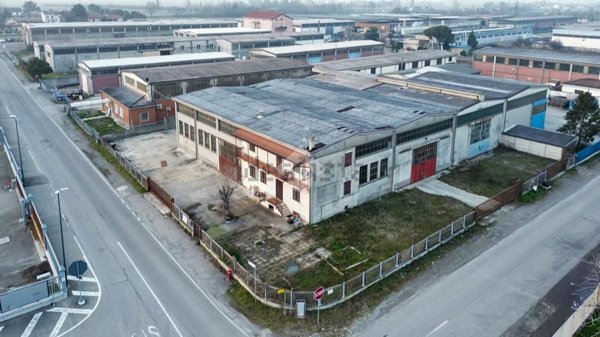 capannone in vendita a Calendasco