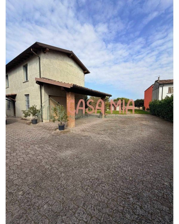 casa indipendente in vendita a Calendasco