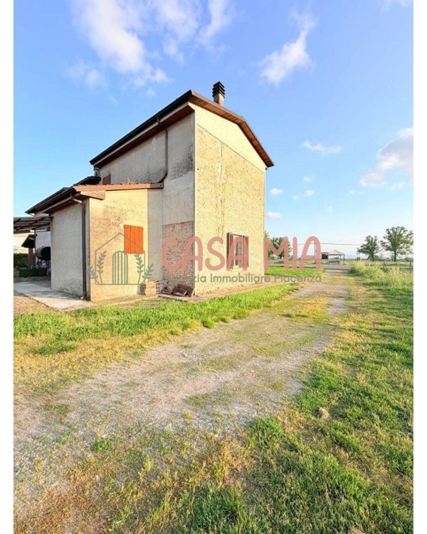 casa semindipendente in vendita a Calendasco