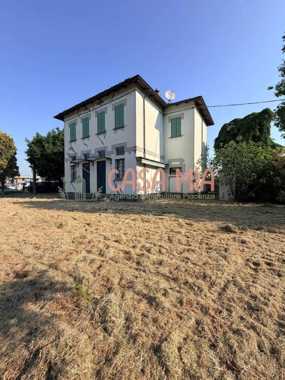 casa indipendente in vendita a Calendasco in zona Cotrebbia Nuova