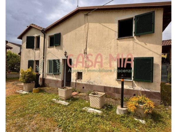casa indipendente in vendita a Calendasco