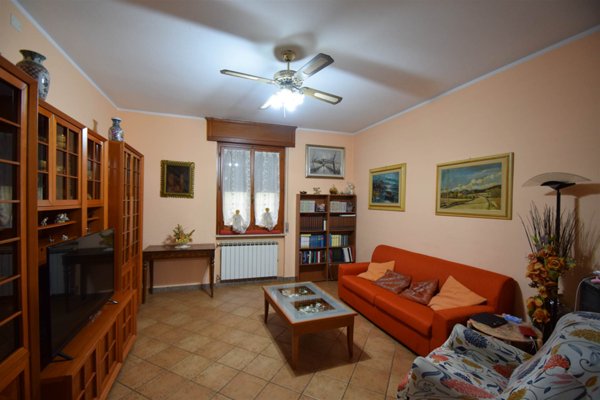 casa indipendente in vendita a Calendasco in zona Cotrebbia Nuova