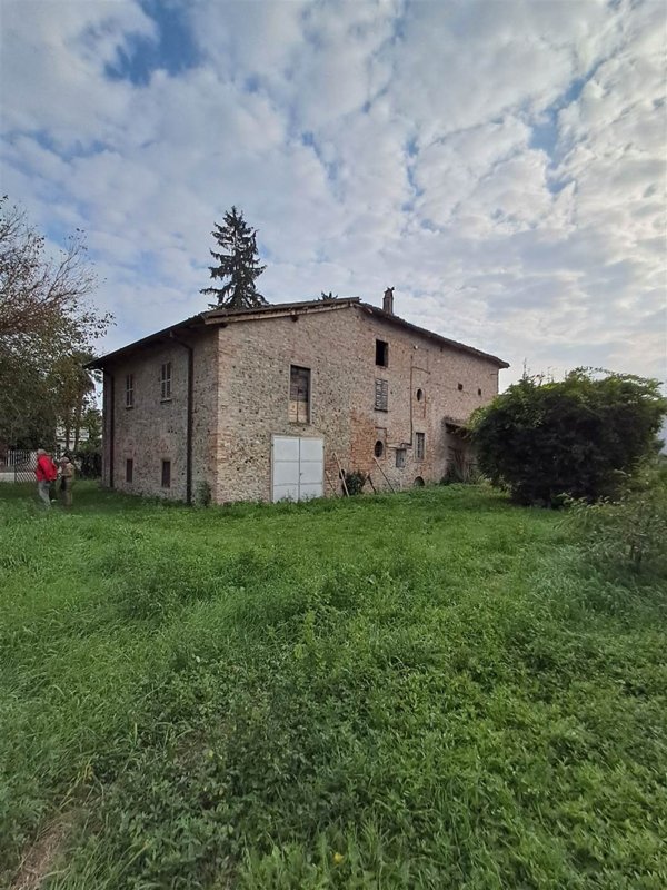 casa indipendente in vendita a Calendasco in zona Cotrebbia Nuova