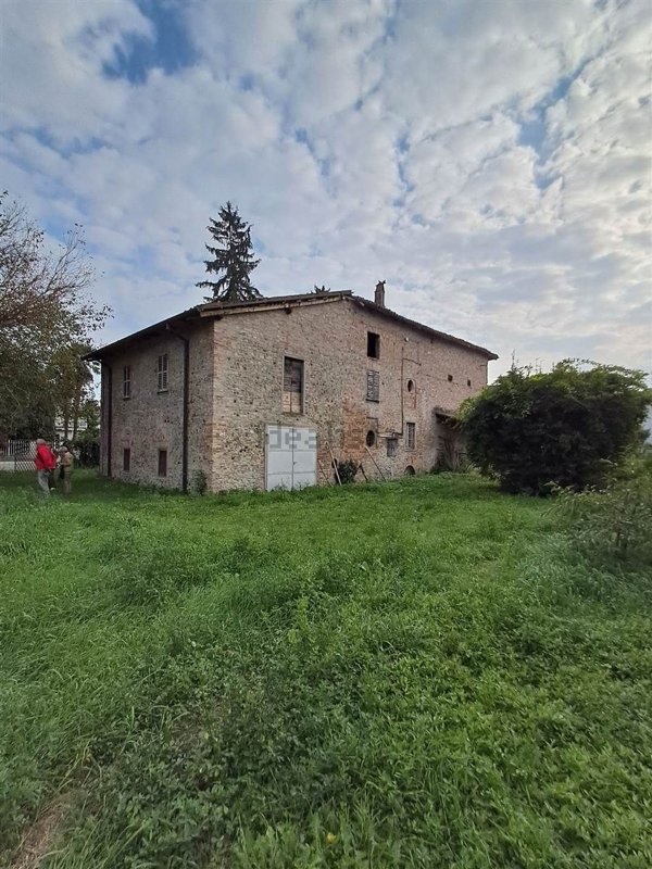 casa indipendente in vendita a Calendasco in zona Cotrebbia Nuova