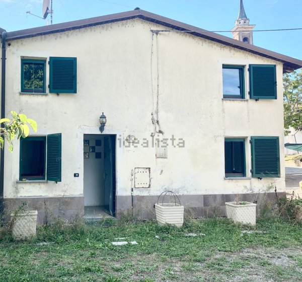 casa indipendente in vendita a Calendasco in zona Cotrebbia Nuova
