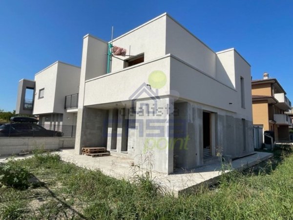 casa indipendente in vendita a Caorso