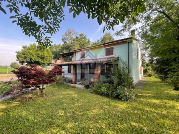 casa indipendente in vendita a Caorso