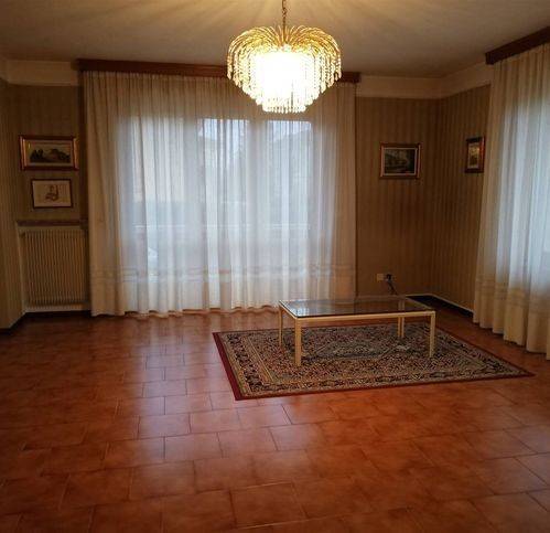 casa indipendente in vendita a Caorso