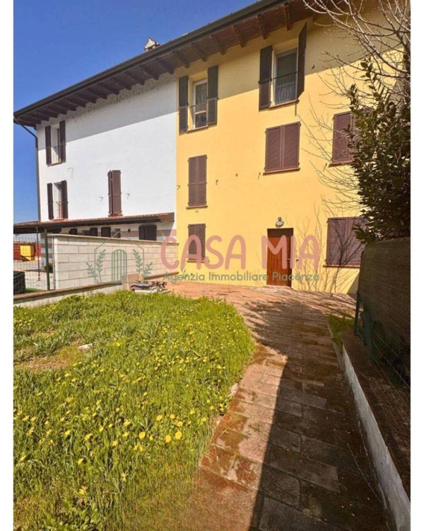 casa indipendente in vendita a Caorso in zona Fossadello