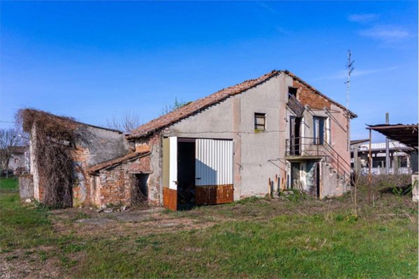 casa indipendente in vendita a Caorso in zona Fossadello