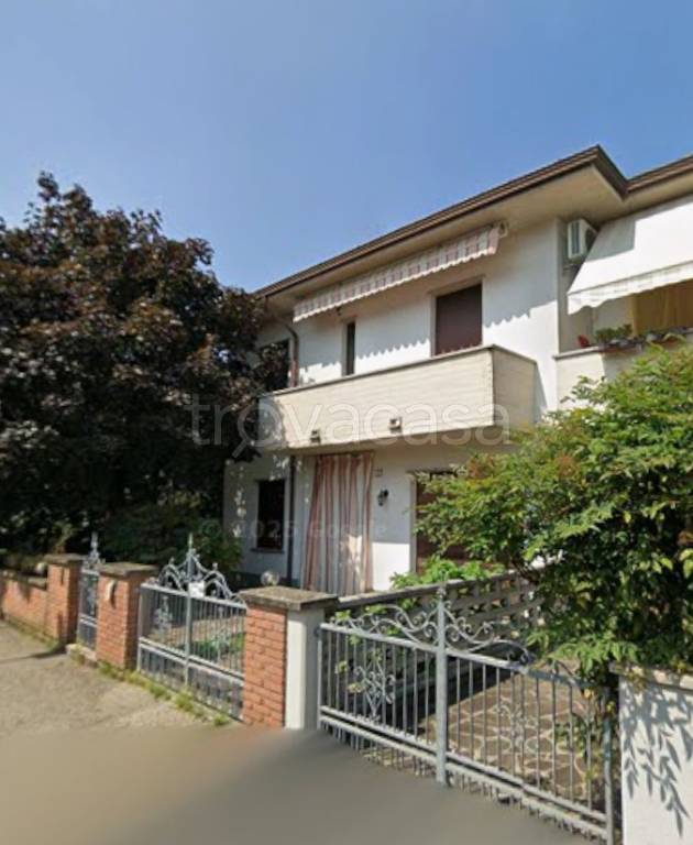 casa indipendente in vendita a Caorso